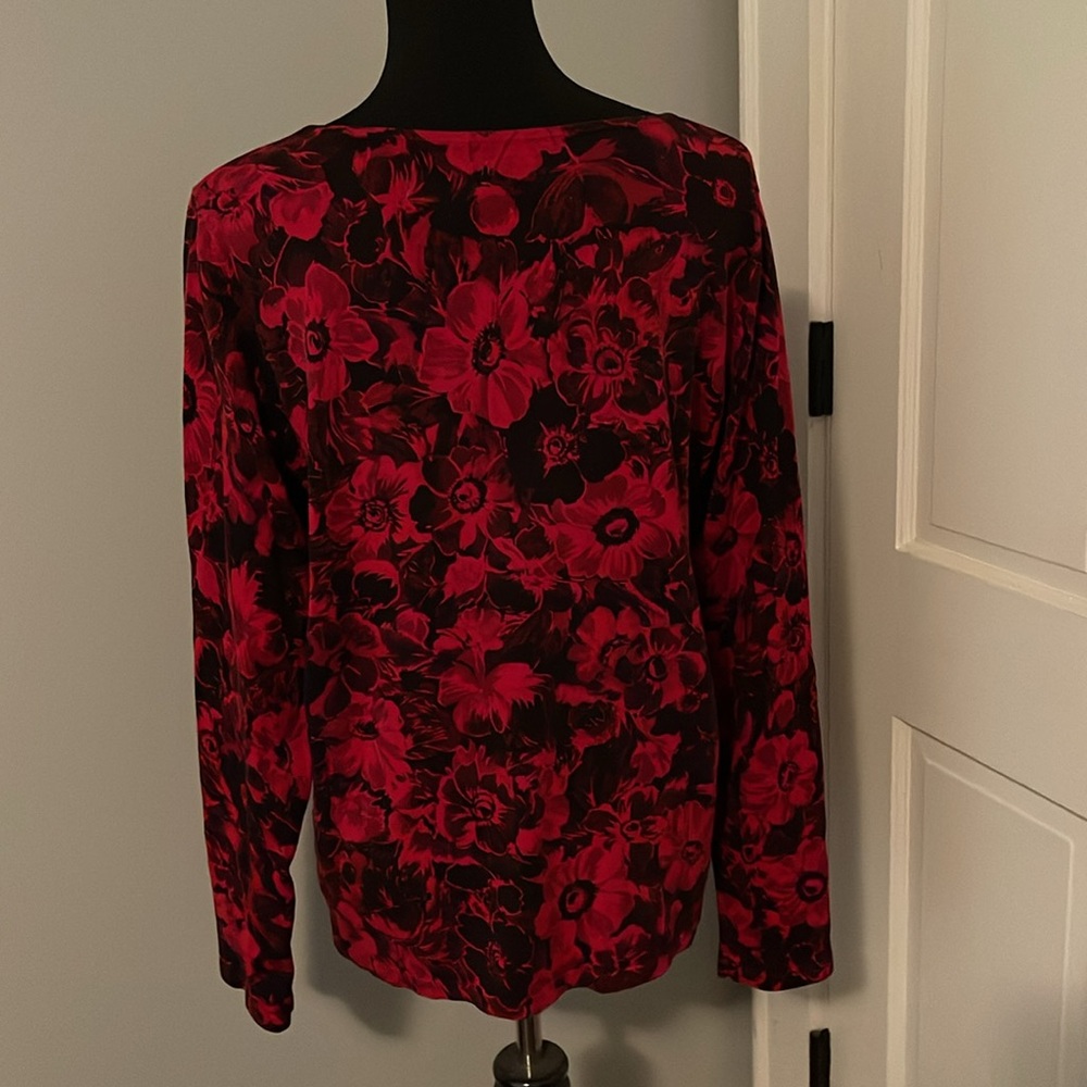 Super comfy silk and nylon top. - Picture 3 of 5